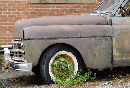 abondoned car