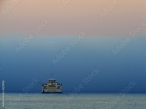 Obraz na płótnie ship in sea