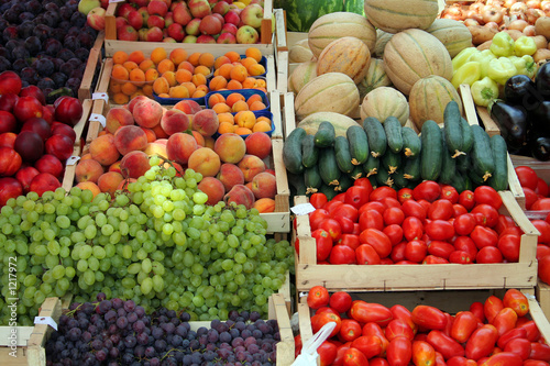 fruit and vegetable market photo