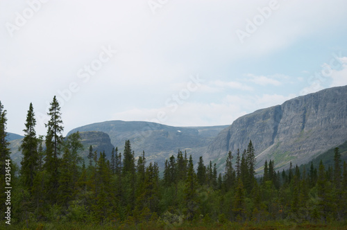 tundra mountains © cmapuk_0nline