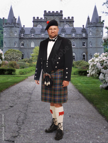 scottish man in front of inverary castle