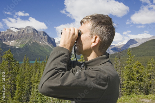 Fotografi park ranger in the rockies, canada