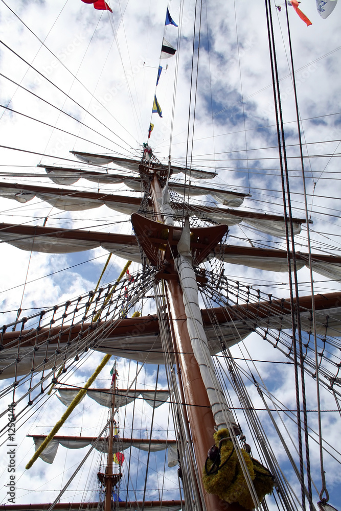Fototapeta premium main mast on pirate ship