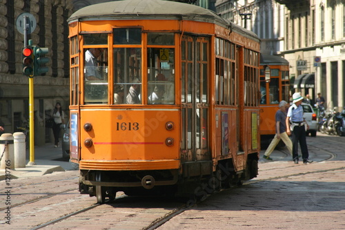 venice street car with police officer in rear