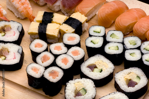 sushi et sashimi photo