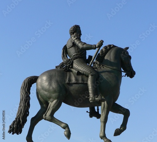 statue chevalier à paris