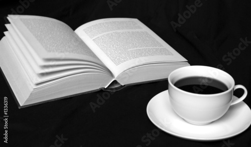 buch und kaffee