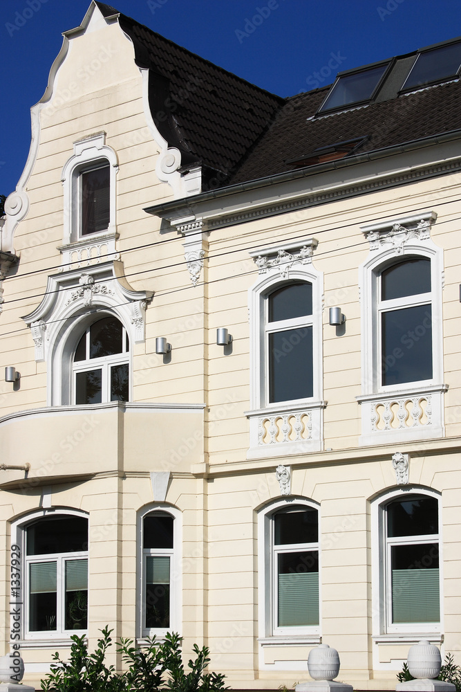 Fototapeta premium haus mit dachgaube