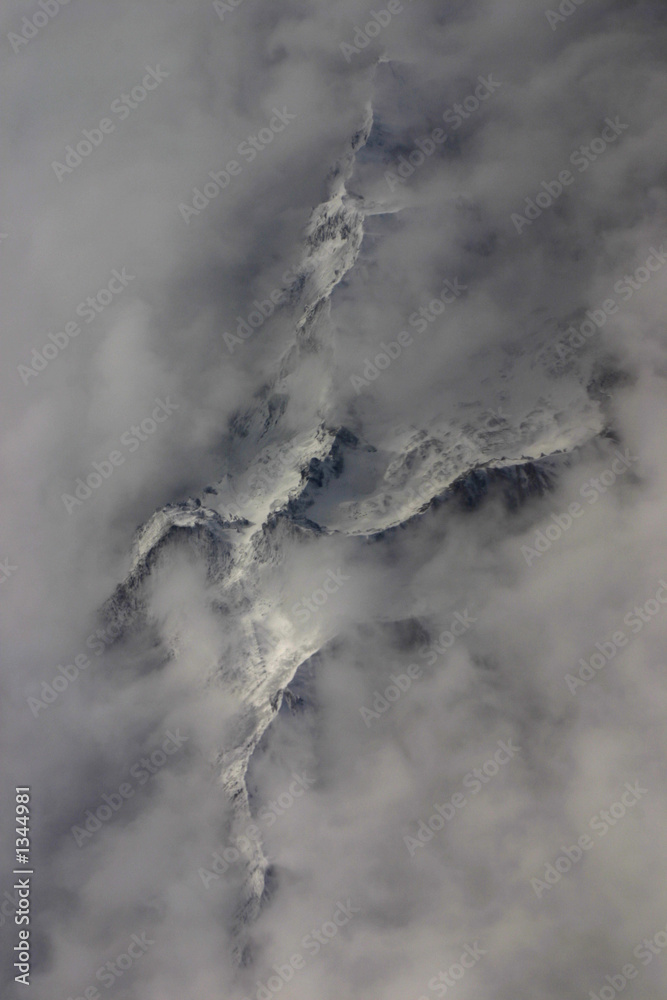 Obraz premium black mountains in the mist