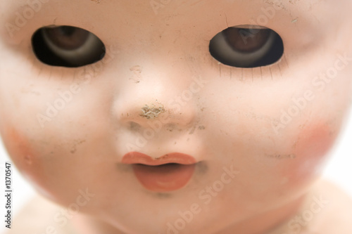 Fotobehang weird doll face
