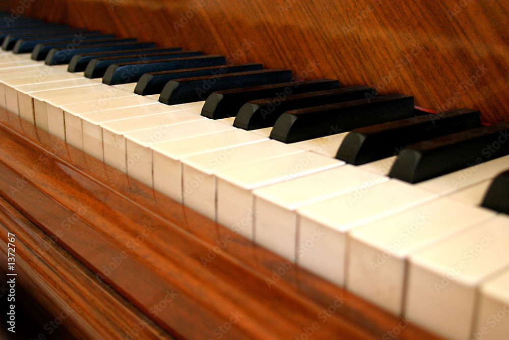 ancien piano en bois ancien piano en bois