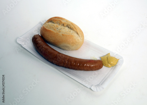 wurst, mit broetchen und senf