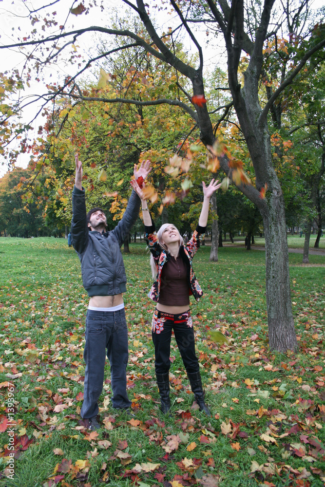 Fototapeta premium autumn couple