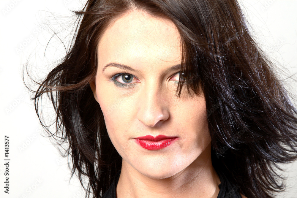 Naklejka premium windy dark hair woman
