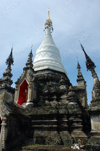 thailand, lamphun: haripoonchai temple