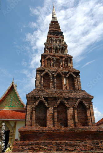 thailand, lamphun: haripoonchai temple