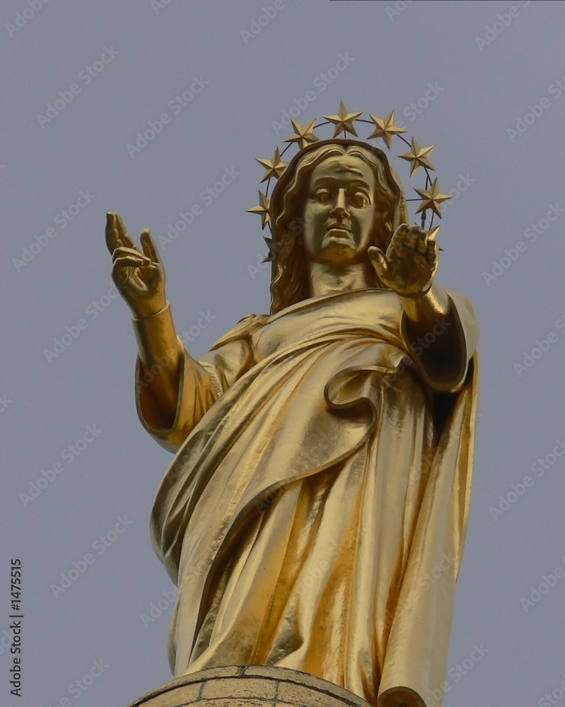 sculpture of virgin maria