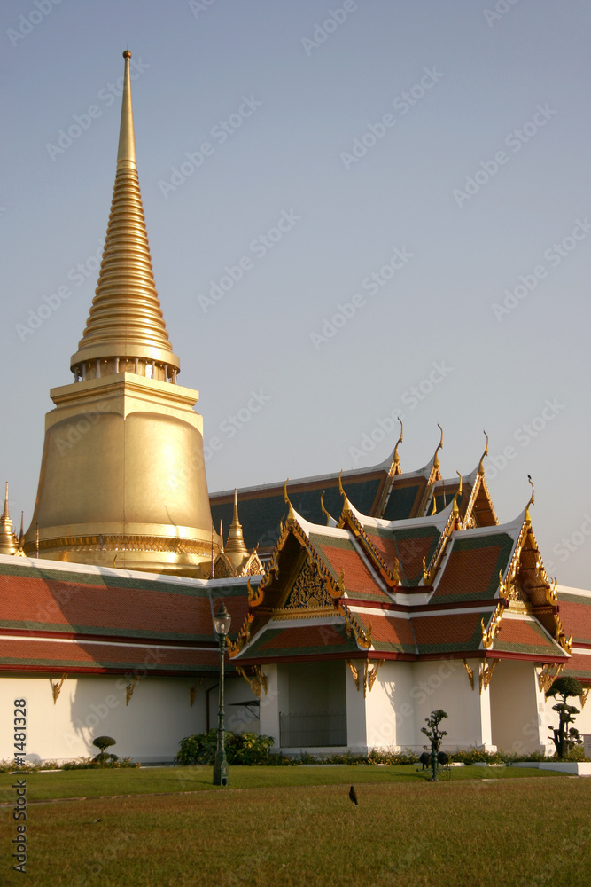 Fototapeta premium royal palace in bangkok, thailand