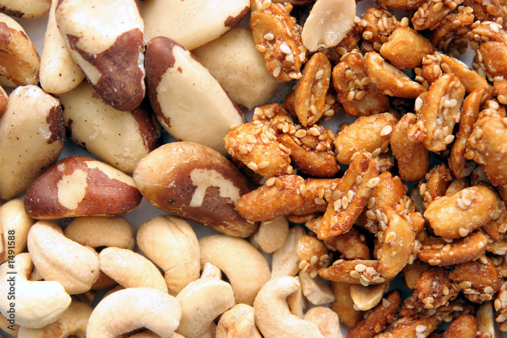 Fototapeta premium walnuts and peanuts