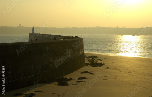 soleil couchant sur saint malo photo
