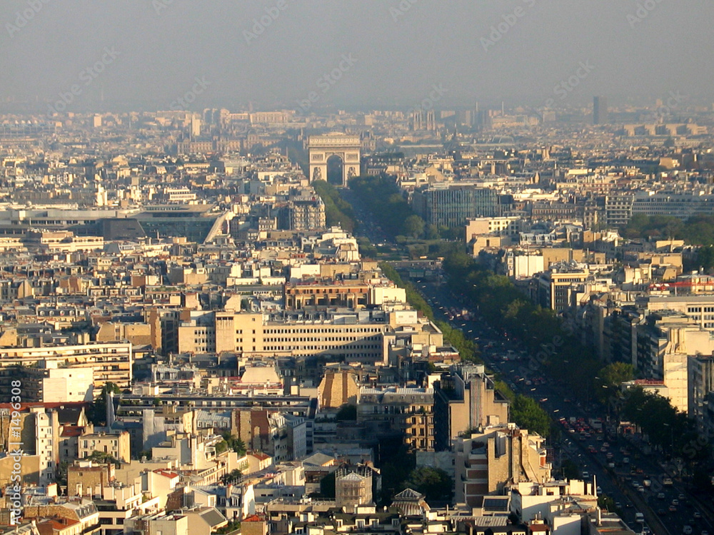 vue aérienne de l'arc de triomphe à paris