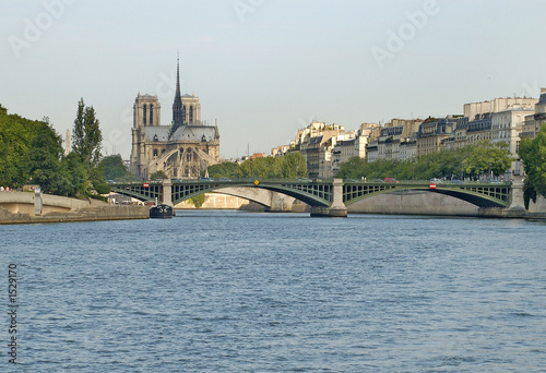 river sienne and notre dame photo