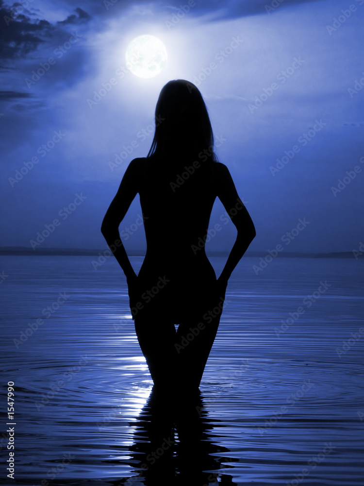 naked girl moonlight 3 Stock-Foto | Adobe Stock