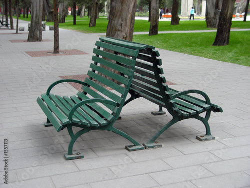 park bench © yang yu