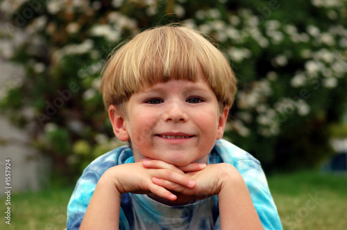 boy chin on hands