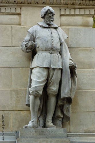 monument 1