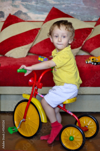 boy in yellow (34)