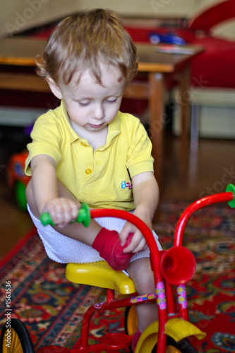 boy in yellow (38)