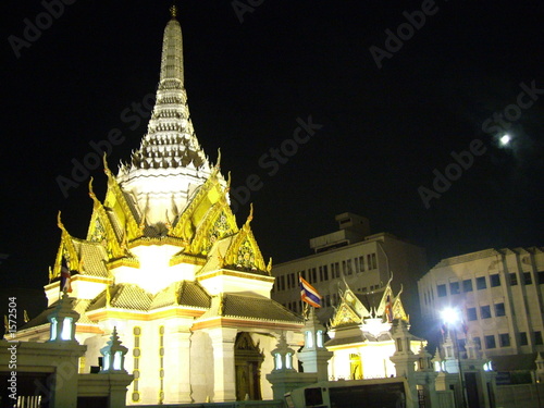 monument de nuit a bangkok