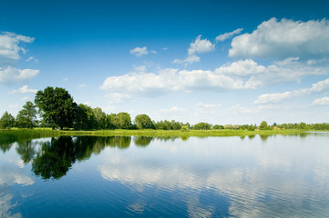Fotobehang Zomer Zomers landschap met gouden velden  © Fatman73