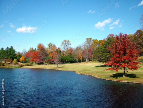 colors on the lake in the fall
