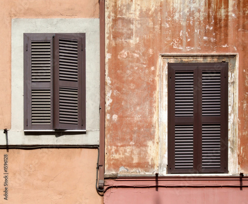 rome architecture - windows with shutters
