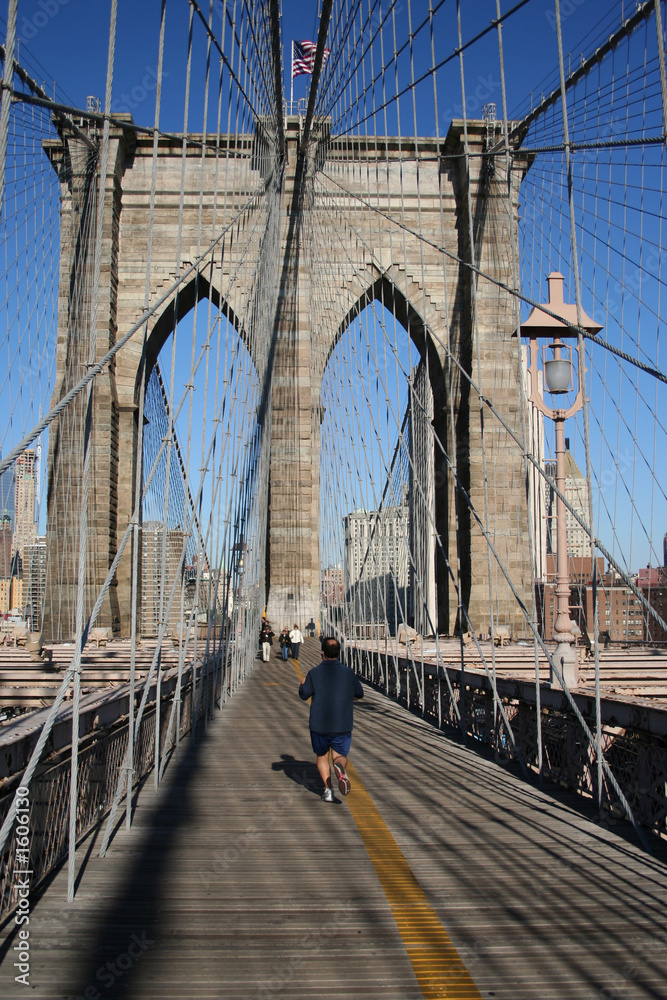 Fototapeta premium człowiek jogging brooklyn bridge