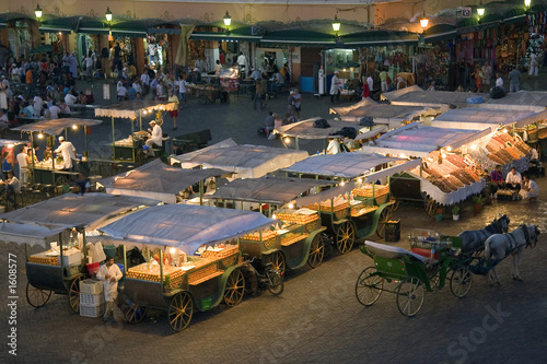 Photos place jemaa el fna à la tombée du jour - marrakech