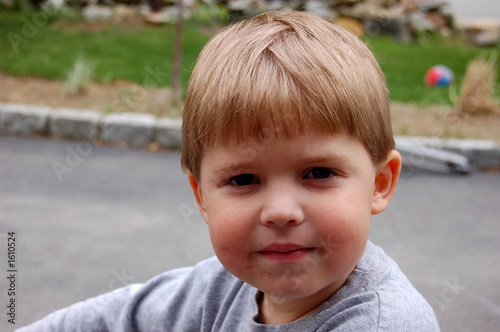 chubby cheeked kid