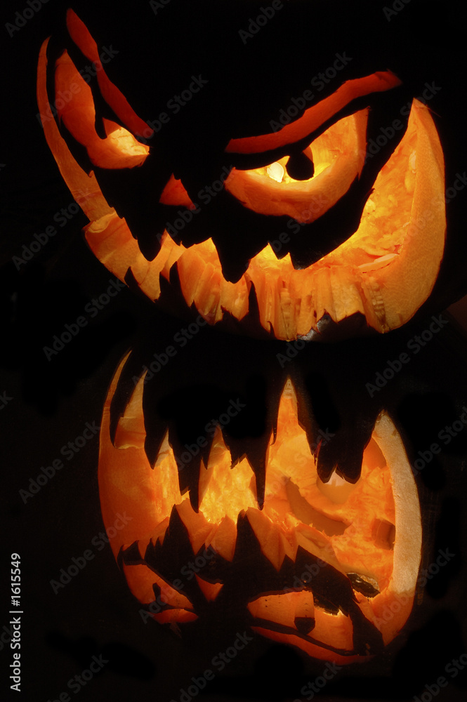 Fototapeta premium citrouille halloween enflamée 5