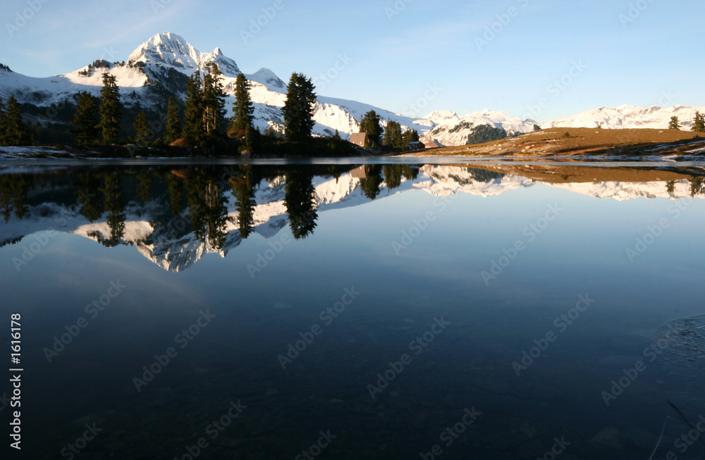 Fototapeta premium autumn reflection