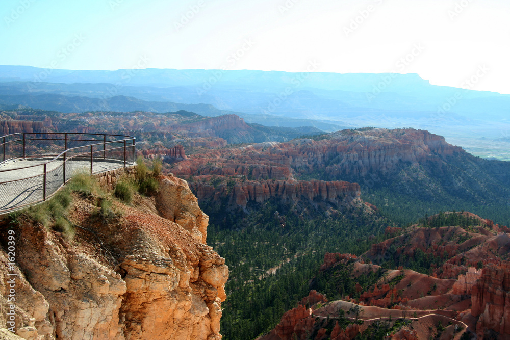 tourist overlook view of bryce canyon