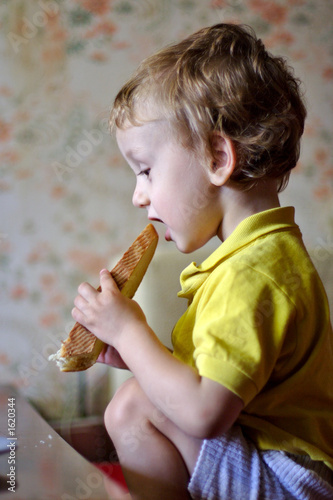 boy in yellow (48)