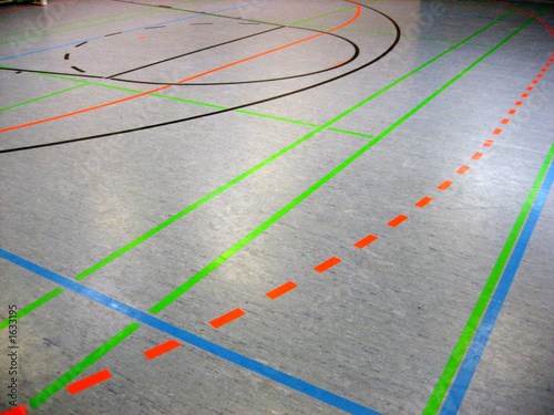 hallenboden einer sporthalle
