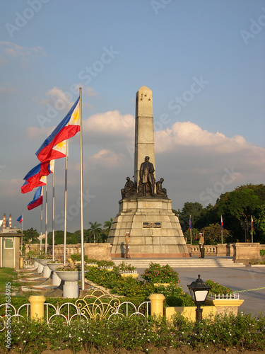 rizal monument, manila