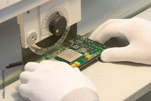 chopping mainboard wafer