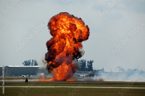 Fotografija explosion at airport