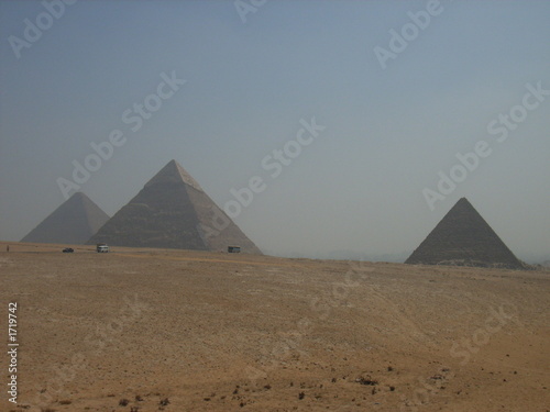 gizeh pyramids photo
