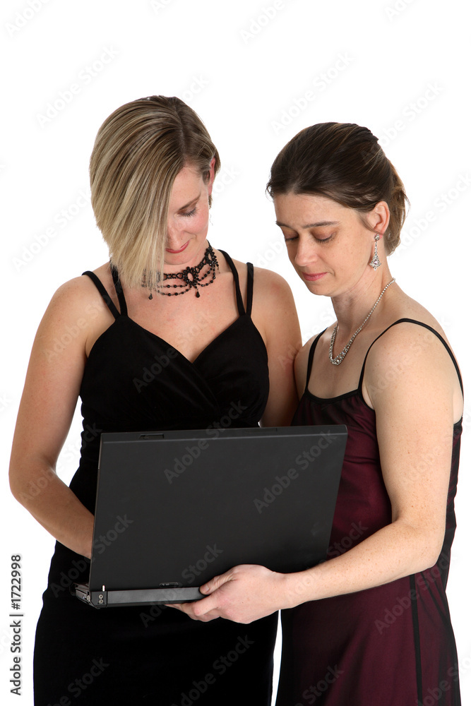 female laptop users