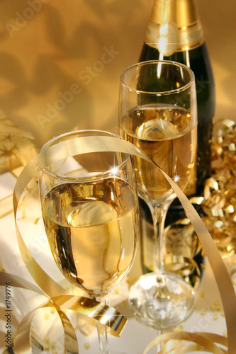 golden champagne sparkle